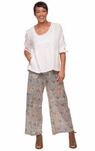 Load image into Gallery viewer, Tulip Dove blouse in White