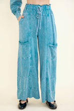 Load image into Gallery viewer, Dunes Mineral Wash Wide leg Cropped pants
