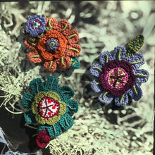 Load image into Gallery viewer, Floral Crocheted Pins