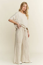 Load image into Gallery viewer, Dunes Mineral Wash Wide leg Cropped pants
