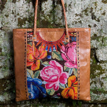 Load image into Gallery viewer, San Miguel Leather Tote~also in tan leather