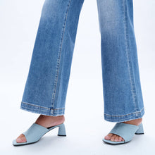 Load image into Gallery viewer, Olsen Mid Rise Distressed Jeans