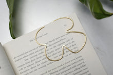 Load image into Gallery viewer, Nelja Modern Floral Brass Bookmark