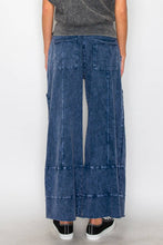 Load image into Gallery viewer, Dunes Mineral Wash Wide leg Cropped pants