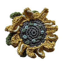 Load image into Gallery viewer, Floral Crocheted Pins