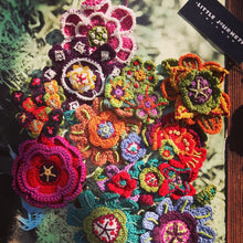 Load image into Gallery viewer, Floral Crocheted Pins