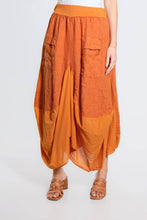 Load image into Gallery viewer, Brenna Cotton/Linen Bunched Pocket Skirt