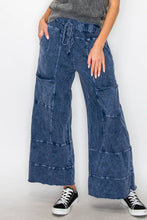 Load image into Gallery viewer, Dunes Mineral Wash Wide leg Cropped pants