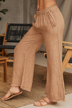 Load image into Gallery viewer, Margot Toffee Smocked Fringe Linen Pants
