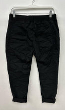 Load image into Gallery viewer, Jill Joggers w/ Curved Pockets in Black
