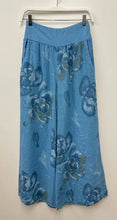 Load image into Gallery viewer, Blue Pansy Floral Print Wide Leg Linen Pants
