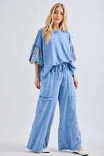Load image into Gallery viewer, Dunes Mineral Wash Wide leg Cropped pants
