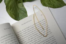 Load image into Gallery viewer, Verdant Botanical Brass Bookmark
