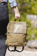 Load image into Gallery viewer, Keaan Aria Backpack
