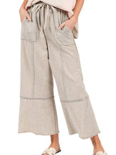 Load image into Gallery viewer, Exposed-Seam Flare Hem Pants with Pockets
