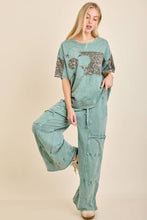 Load image into Gallery viewer, Dunes Mineral Wash Wide leg Cropped pants
