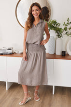 Load image into Gallery viewer, Elle Linen Sleeveless Henley
