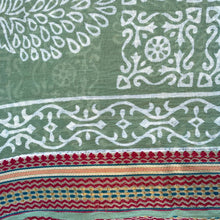 Load image into Gallery viewer, Green Naturally Dyed Block Printed Zari Sarong
