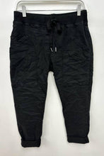 Load image into Gallery viewer, Jill Joggers w/ Curved Pockets in Black
