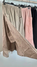Load image into Gallery viewer, Scarlett Linen Skirt With Pockets
